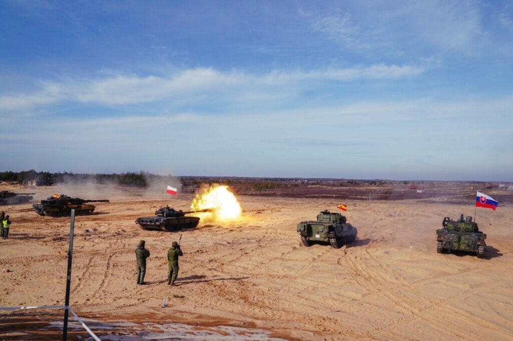 2022年3月11日，拉脫維亞阿達齊軍事靶場進行北約軍演，期間一輛波蘭坦克開火。...