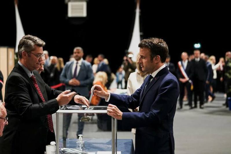 法國大選由馬克宏成功連任，拿下整體59%的選票，擊敗右翼候選人勒龐。（中央社）