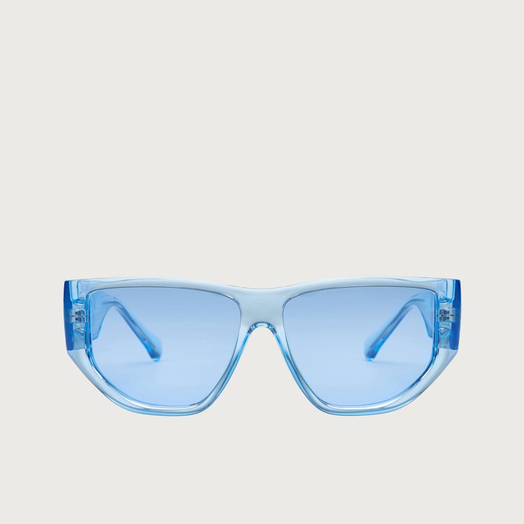 夏日永續材質墨鏡迷你系列（天空藍），9,900元。圖／Salvatore Ferragamo提供