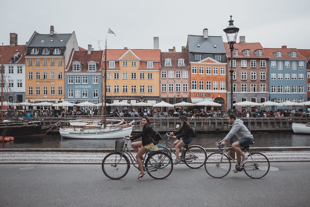 許多城市幫居民進行個人旅行分析，提供步行、騎自行車或使用大眾運輸的建議，成功減少...