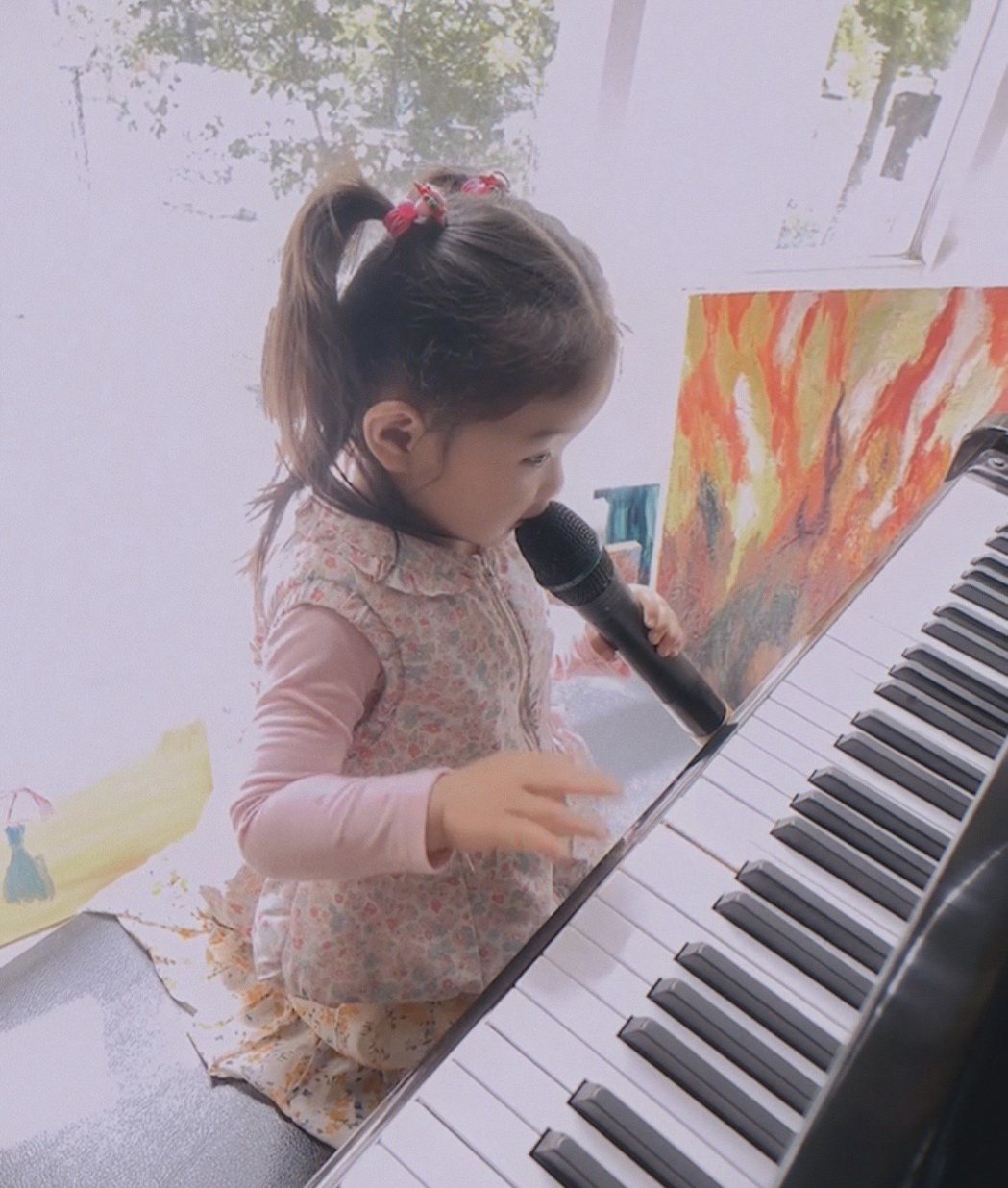 黃美珍女兒小星才2歲多便顯音樂天份。圖／Superfanz提供