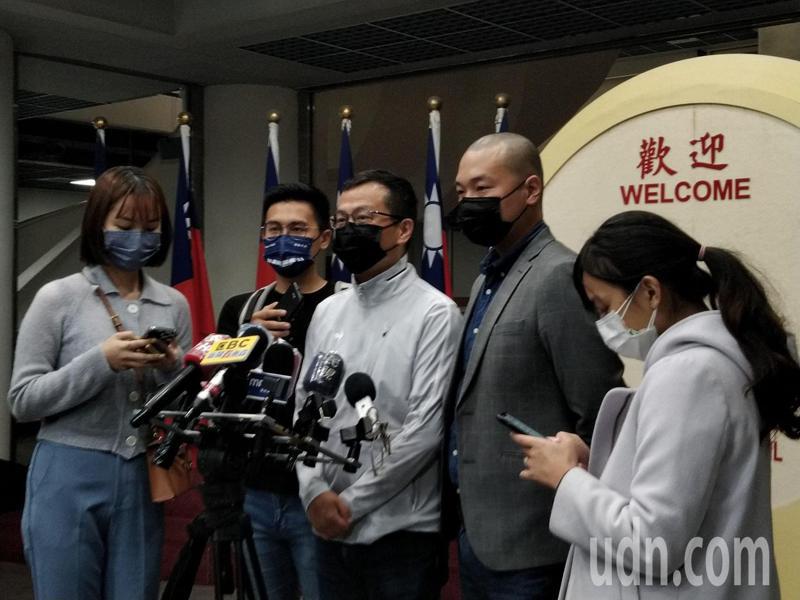 北市議員羅智強今在台北市議會受訪。記者潘才鉉／攝影