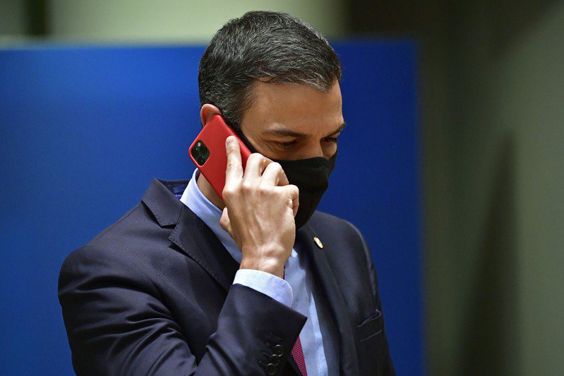 西班牙政府表示，总理桑杰士和国防部长罗布雷斯手机去年感染间谍软体「飞马」。美联社(photo:UDN)