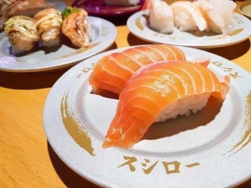 日本知名迴轉壽司連鎖店去年舉辦的用餐優惠活動，造成全台數百人爭相改名的「鮭魚之亂」。聯合報系資料照／記者陳睿中攝影