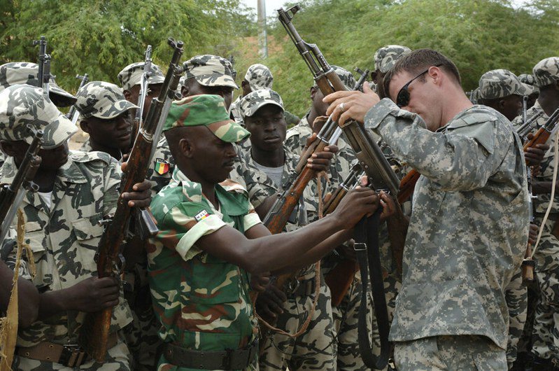 馬利結束與法國簽訂多年的軍事合作協議，法國在西非反恐行動要畫上大大的「失敗」了嗎？(photo via Flickr, under CC licensed)