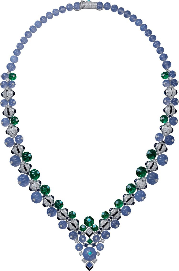 伊凡莫克配戴的卡地亞創意系列項鍊，18k白金鑲嵌鑽石、藍玉髓、綠松石、祖母綠、藍寶石、縞瑪瑙。 圖／卡地亞提供