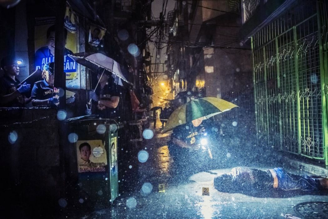 圖為獨立新聞攝影師 Daniel Berehulak 鏡頭下，菲律賓「掃毒戰爭」...