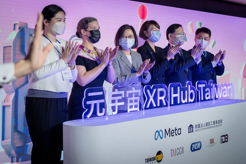 出席「Meta元宇宙 XR Hub Taiwan」啟動典禮，蔡總統期盼Meta和台灣攜手串連更多新創研發能量，打造元宇宙新世代生活。 圖/總統府提供