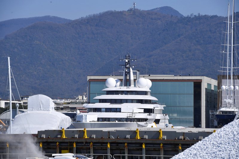 義大利政府認定價值7億美元（約新台幣209億元）的豪華遊艇「天方夜譚」（Scheherazade）與俄羅斯總統普亭有關，已於當地時間6日下令扣押。路透