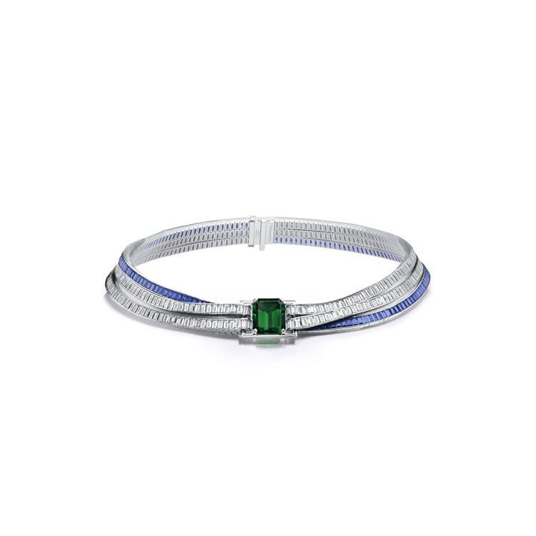 Tiffany高級珠寶系列項鍊，鉑金鑲嵌主石逾10.55克拉祖母綠、藍寶石與鑽石。圖／Tiffany提供