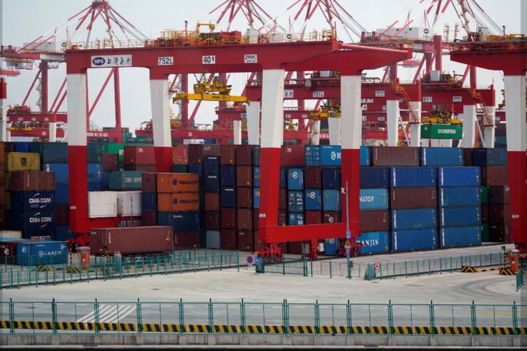 大陸海關總署9日公布，今年前4個月，外貿進出口總值人民幣12.58兆元，年增7....