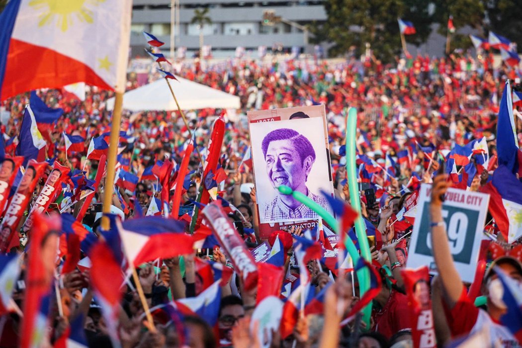 5月7日小馬可仕在馬尼拉的選前之夜造勢晚會。 圖／法新社
