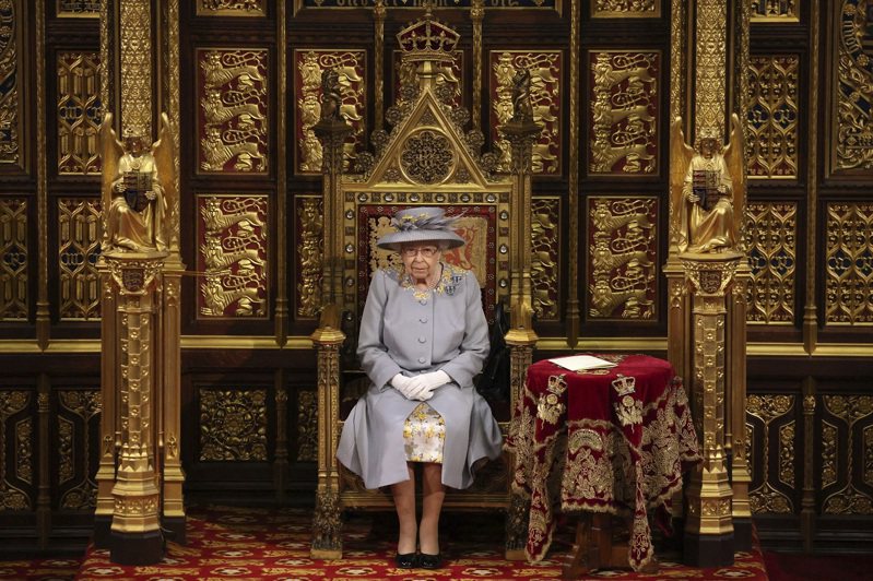 白金漢宮表示，伊麗莎白二世女王將不會出席10日舉行的國會開議大典。這是女王59年來首度缺席，也是登基以來第三次缺席。資料照片。美聯社