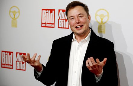 特斯拉執行長馬斯克（Elon Musk）出席金融時報舉辦的2022年汽車未來峰會時表示，只要他還能發揮作用，就會一直待在特斯拉。路透