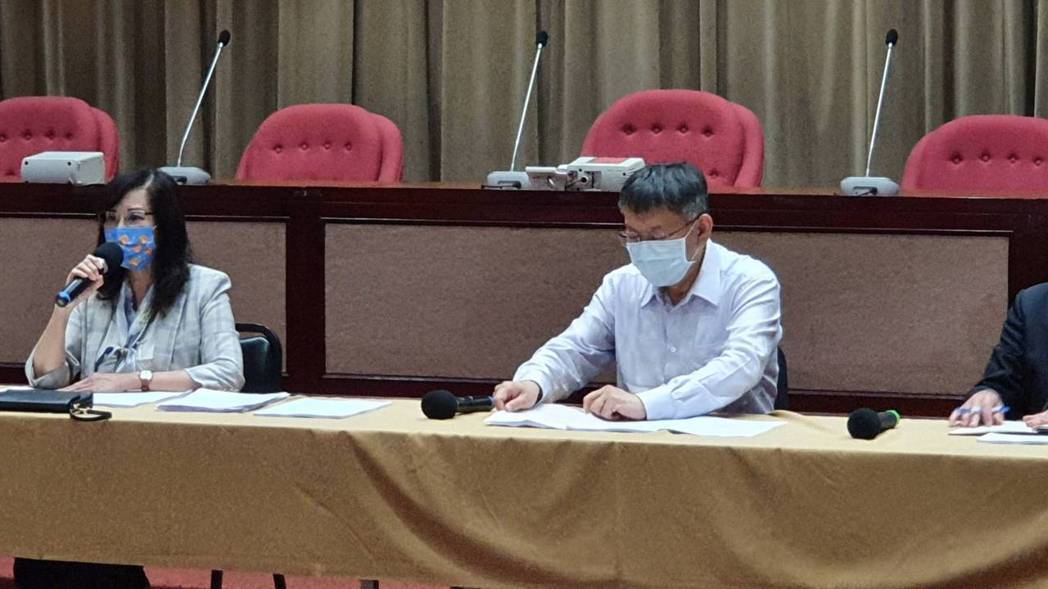 台北市長柯文哲下午赴台北市議會向國民黨團報告優先法案爭取支持。記者楊正海／攝影