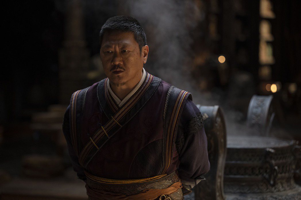 身為華裔演員，黃凱旋希望能透過「奇異博士2」多為亞洲人發聲。圖／迪士尼提供
