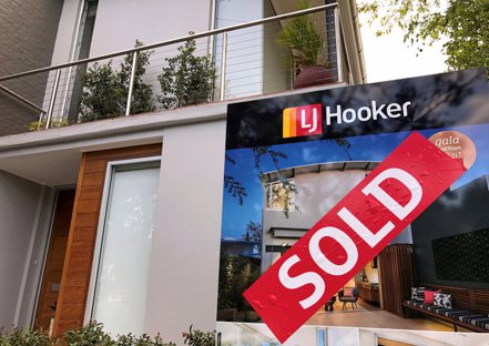 受升息影響，澳洲房價估將下跌，住宅市場即將面臨30多年來最大考驗。路透