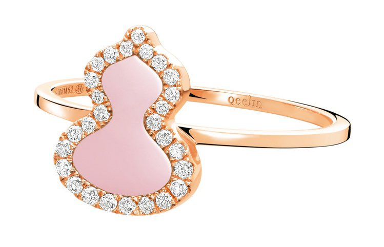 Qeelin Petite Wulu 18K玫瑰金鑲鑽粉紅蛋白石戒指，47,500m元。圖 / Qeelin提供