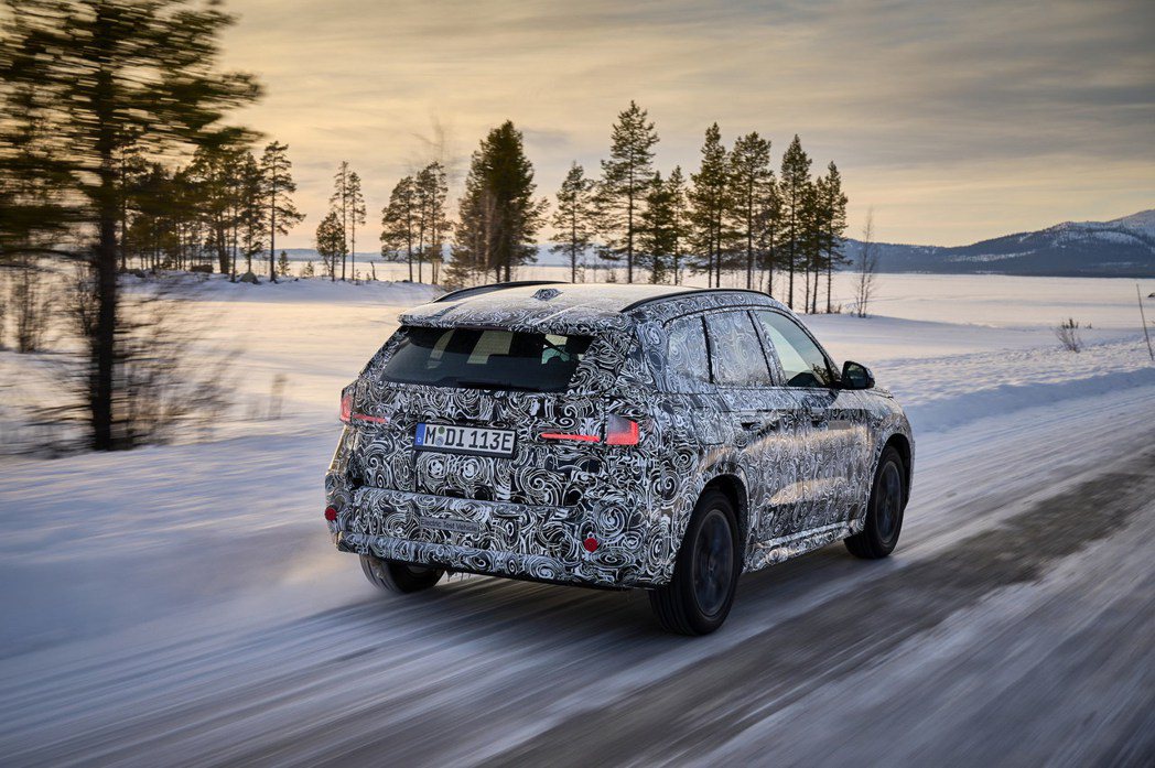 全新BMW iX1最大續航距離預計可跑約438公里。 摘自BMW