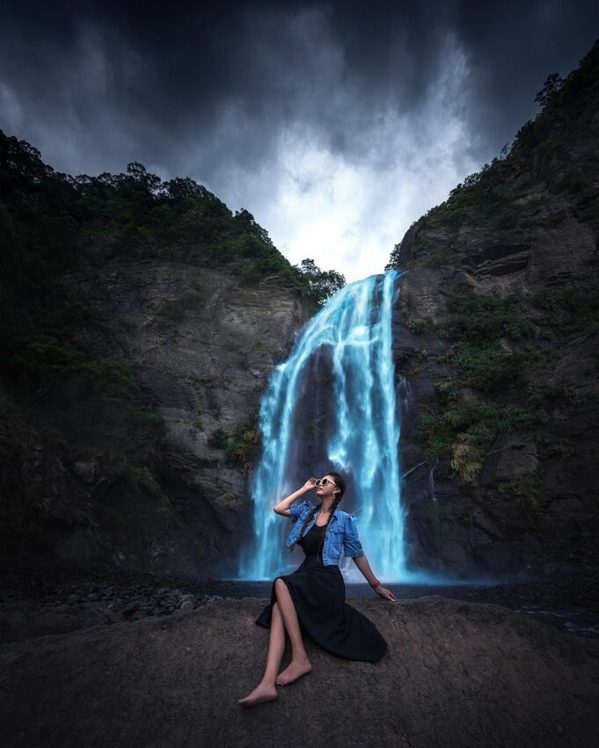 屏東縣獅子鄉的卡悠峯瀑布也是一處輕鬆不費力即可捕獲的美景。 圖／IG ＠xiu....