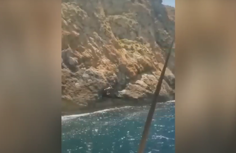 荷蘭籍男子從馬略卡島懸崖一躍而下，未料卻撞上岩石，當場斃命。圖擷自Youtube