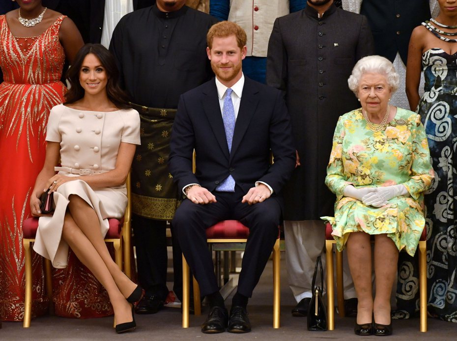 梅根（左起）、哈利、伊莉莎白二世女王即將再度公開面對面，外界都拭目以待。（路透資料照片）