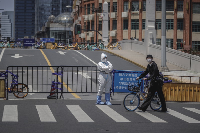 上海防疫封控將近50天，似乎還沒有實質解封的跡象。歐新社