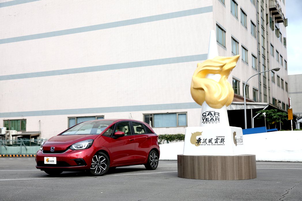 Honda FIT在2022年車訊風雲獎榮獲「年度風雲車」及「最佳國產小型車」殊...