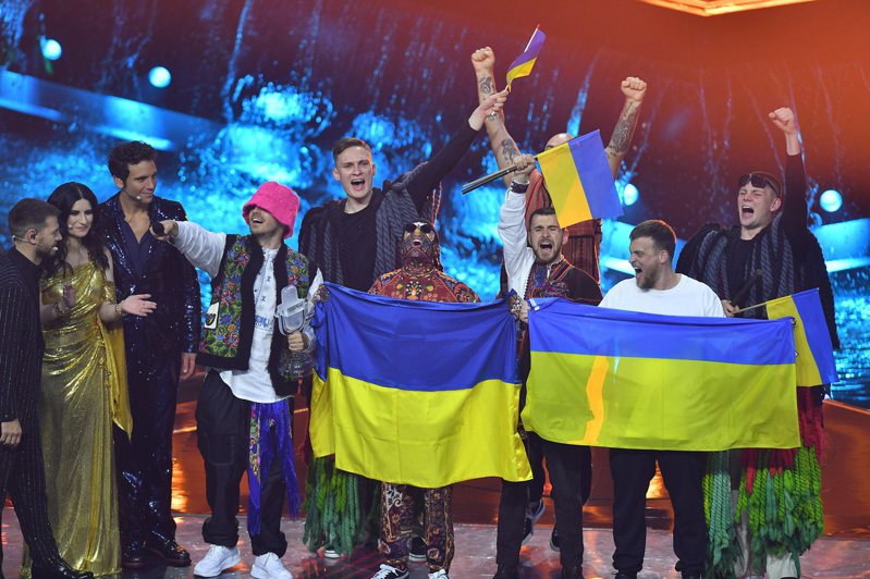 烏克蘭民謠饒舌團體「卡路什樂團」（Kalush Orchestra）14日贏得今年歐洲歌唱大賽冠軍。歐新社