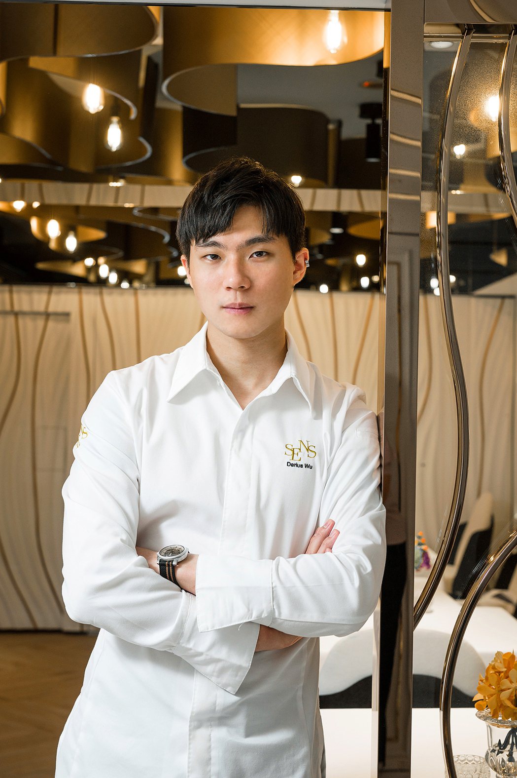 今年27歲的SENS主廚吳定祐，曾在米其林星級餐廳擔任主廚，擁有精采豐富的法餐資...