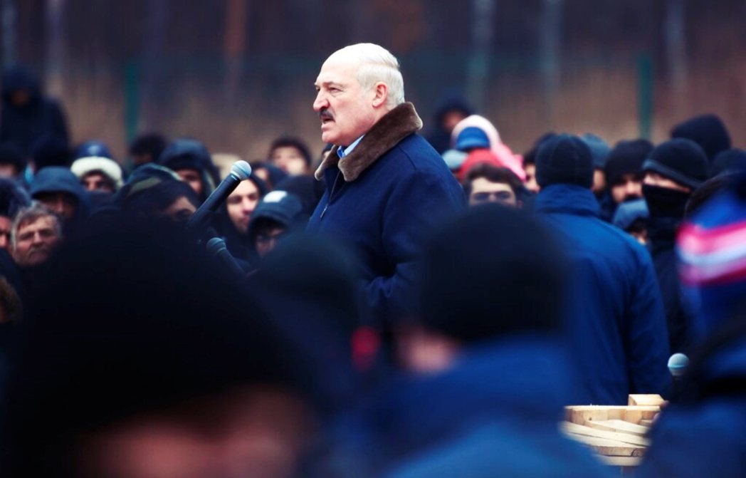 歐盟批評白俄總統盧卡申科（圖）利用來自中東的移民對歐盟發動混合戰爭，報復歐盟對白...