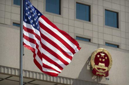 受上海實施封控以及中國大陸其他城市的新冠防疫限制措施影響，美國企業正在重新考慮在華投資事宜。美聯社