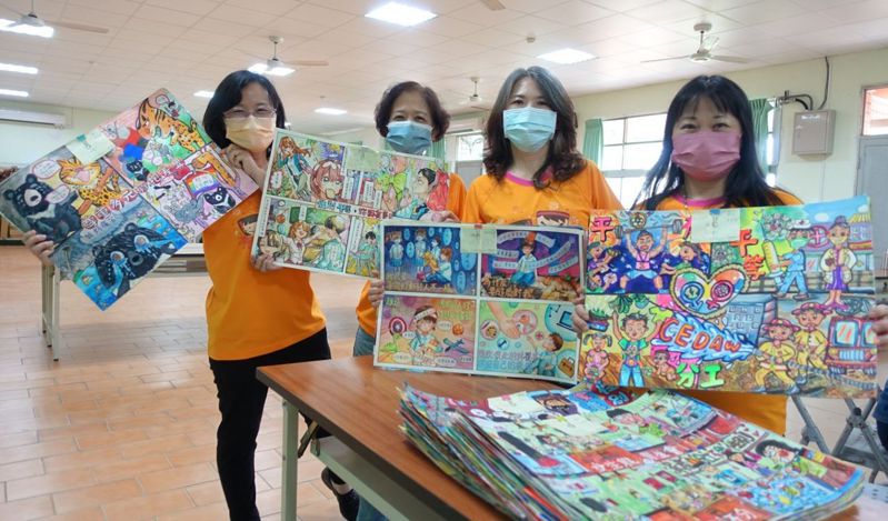 台南市家庭教育中心舉辦四格漫畫徵選，透過繪畫讓學生了解自由人權及性別平等概念。圖／南市教育局提供