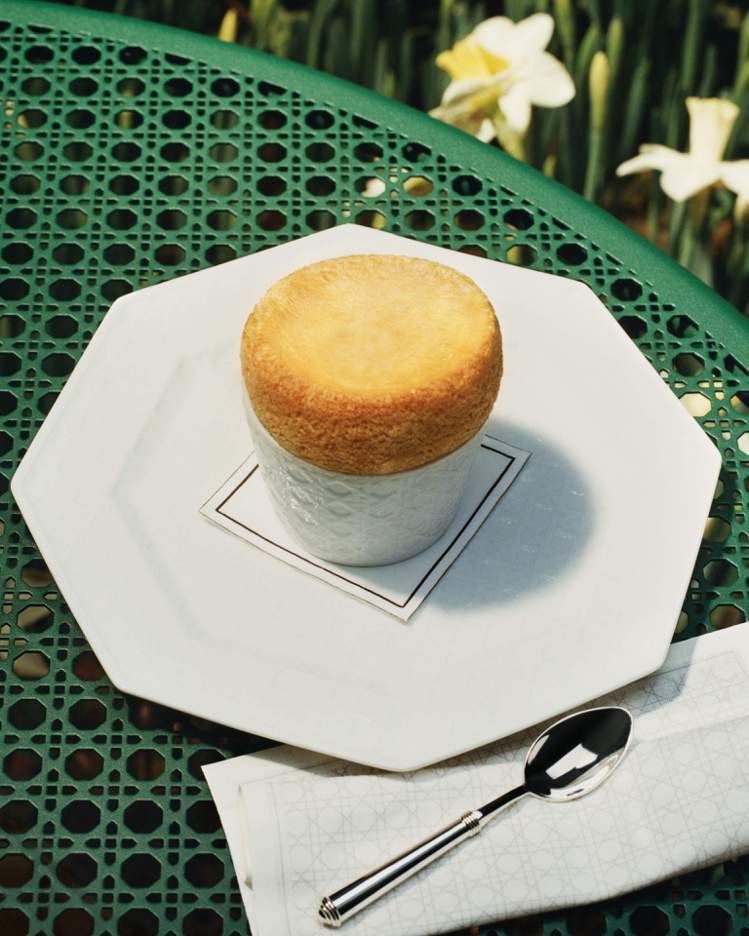 Le Pâtisserie Dior甜點坊從早餐到下午茶皆有供餐。圖／DIOR提...