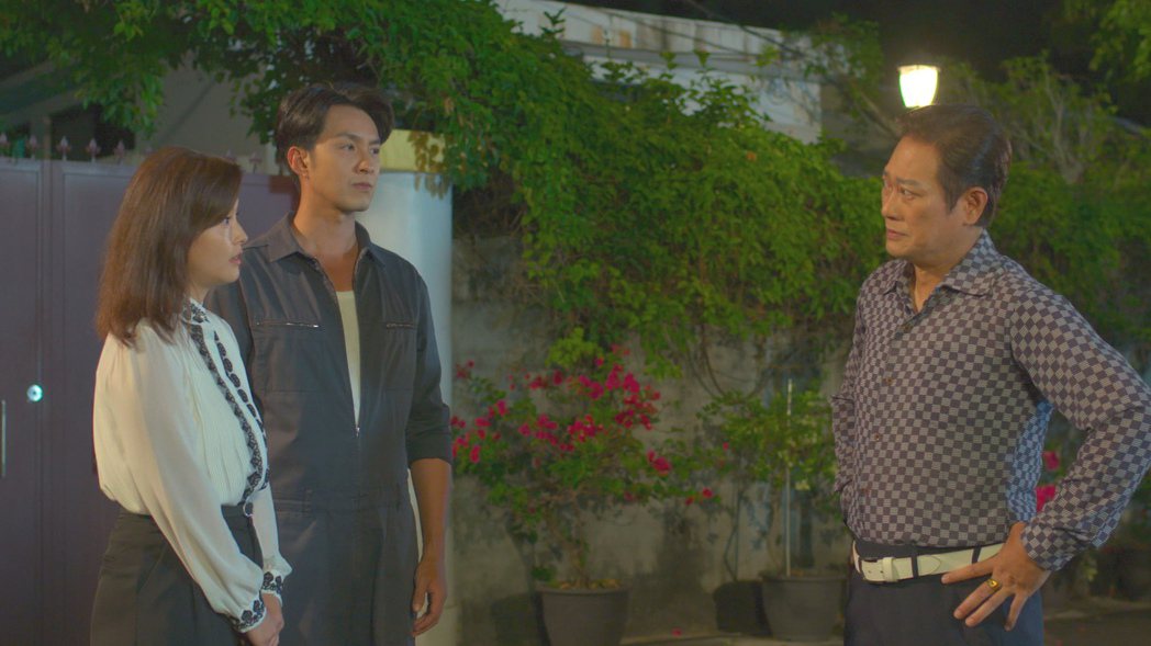 王樂妍(左)被黃仲裕(右)飾演的大伯誤認偷情。圖／台視提供