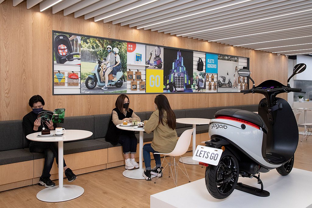 全新開幕的桃園中華都會概念店提供寬敞的賞車區域與複合式的完整服務，將成為桃園地區...