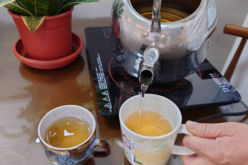「防疫茶」配方很多，中醫師呼籲民眾絕不能自行照單全收。記者簡慧珍／攝影