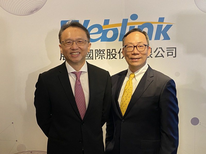 宏碁董事長陳俊聖（左）、展碁國際總經理林佳璋（右）。 記者吳凱中/攝影
