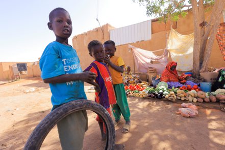全球食品價格已升至創紀錄水平，加劇了貧困、飢餓和政治不穩定。圖為蘇丹首都喀土穆北部的一處住宅區。圖／路透