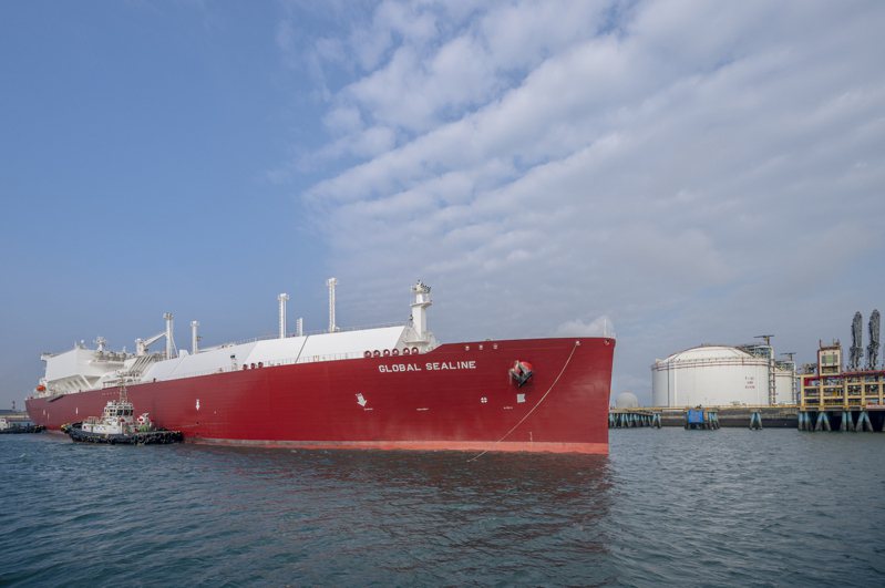 Global Sealine號是台中港首艘成功靠泊18萬立方公尺級LNG船，已於今（21）日卸載完畢離港。圖／台灣中油提供
