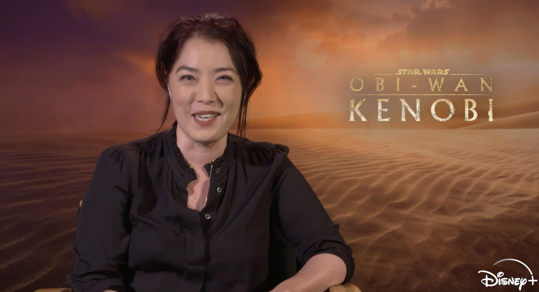 加拿大籍華裔導演黛博拉周提到「黑武士」、「歐比王」等經典角色就不由自主露出微笑。圖／Disney+提供