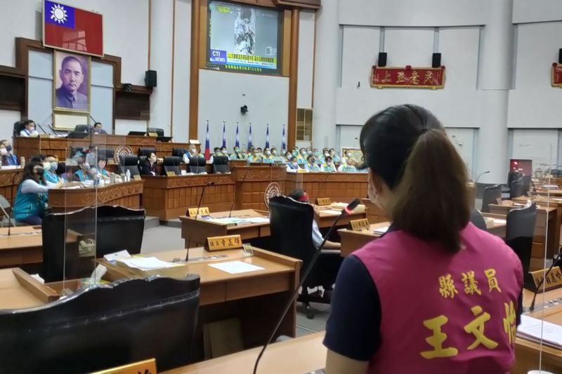 近年各地政壇吹起一股女力從政熱潮，台東縣議會現任議員有9名女性，9人都將尋求連任。記者尤聰光／攝影