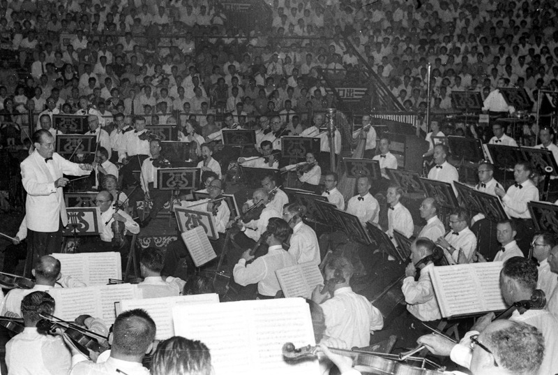 美國五大交響樂團之一的洛杉磯交響樂團，1956年5月23日在三軍球場公開演奏，讓國人一饗全球知名樂團的精湛演出。圖／聯合報系資料照片