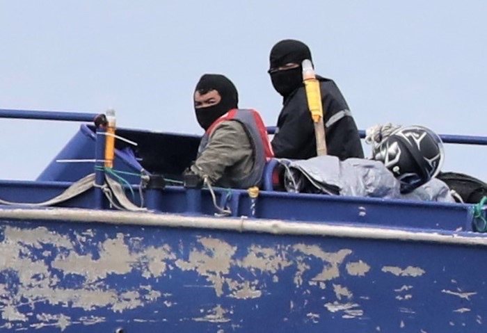 馬祖當地有網媒披露19日有中共高速快艇闖入我高登島岸際水域，船員還戴頭罩掩飾身份。圖/讀者提供