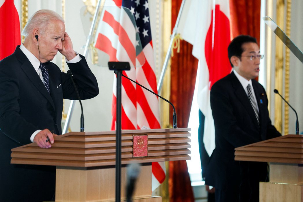 美國總統拜登和日本首相岸田文雄23日在東京舉行會談後召開記者會。