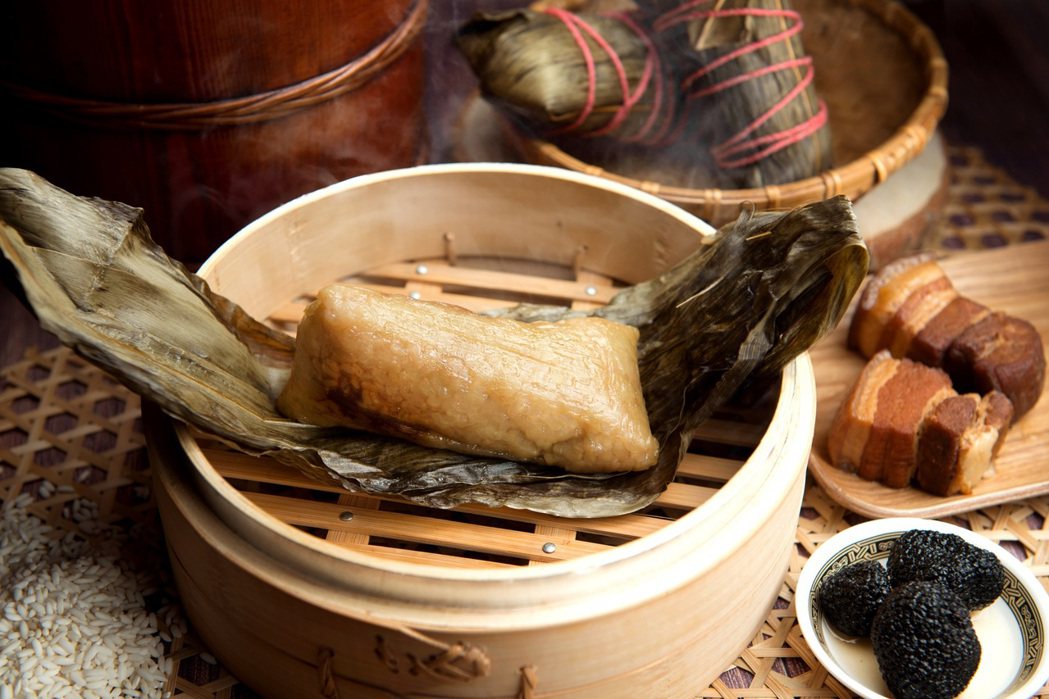 漢來上海湯包推出松露富貴粽，4入360元。 夢時代／提供