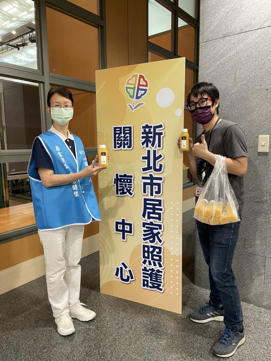 8more創辦人林益慶發起「力挺第一線，讓我們一起齊心抗疫，守護台灣」的活動，送...