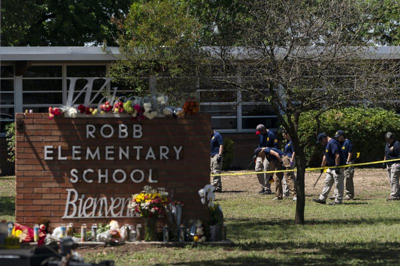德州烏瓦德(Uvalde)的羅伯小學(Robb Elementary School)爆發校園槍擊案。(美聯社)