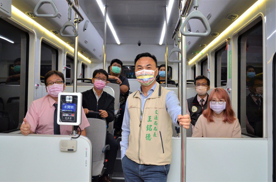 智能科技電動巴士「Model T」加入大台南公車服務行列，已經上路亮相，交通局長...