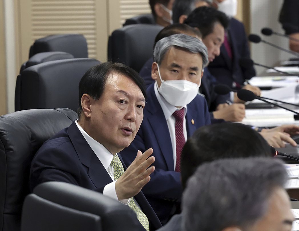 南韓總統尹錫悅25日召開國安會議討論北韓試射飛彈。（美聯社）